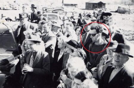 Time travelers | CAN A PHOTOGRAPH BE PROOF FOR TIME TRAVEL?